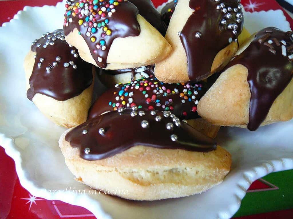 Plate of Petrali - Calabrian Fig Cookies chocolate icing 