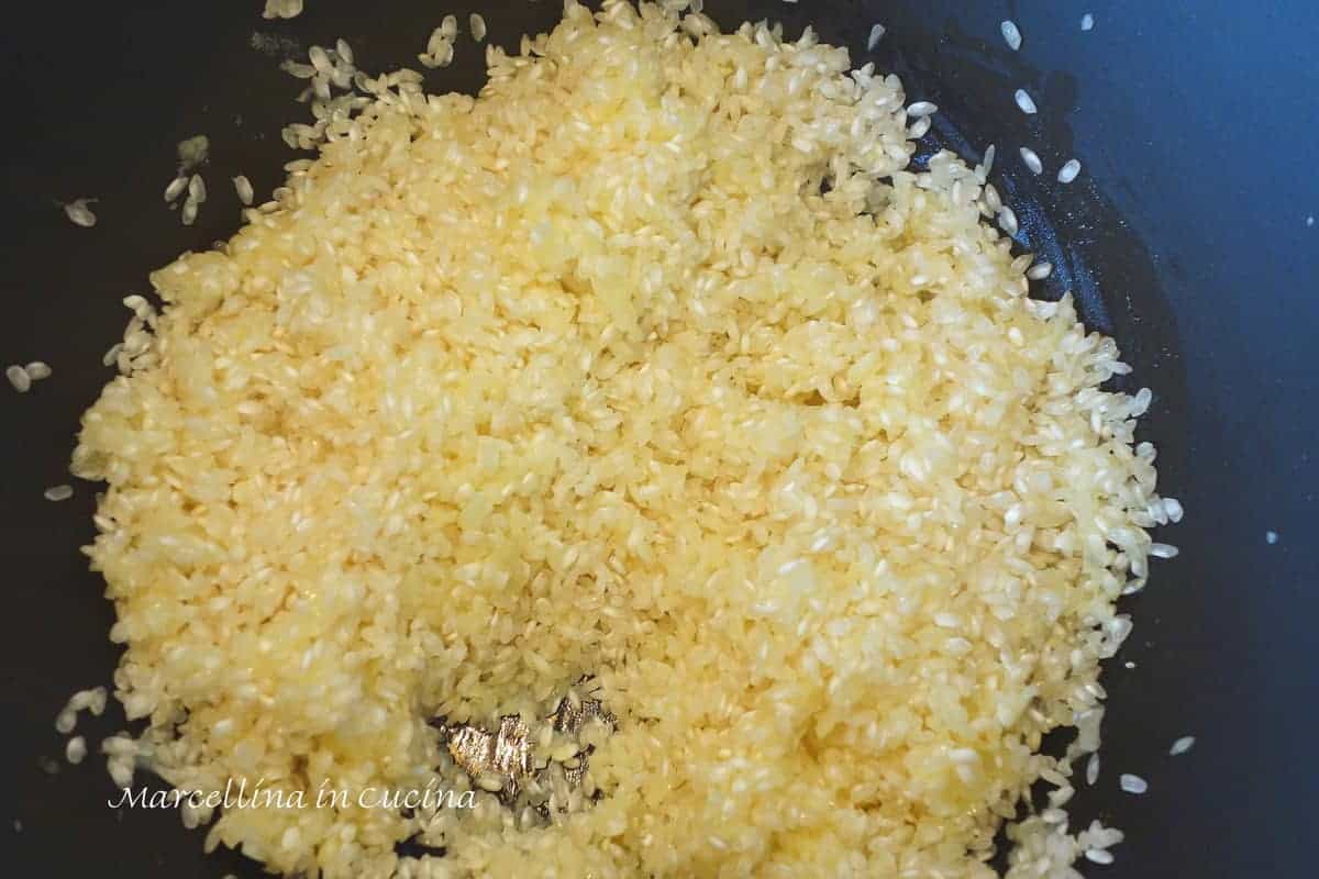 Sauteing rice