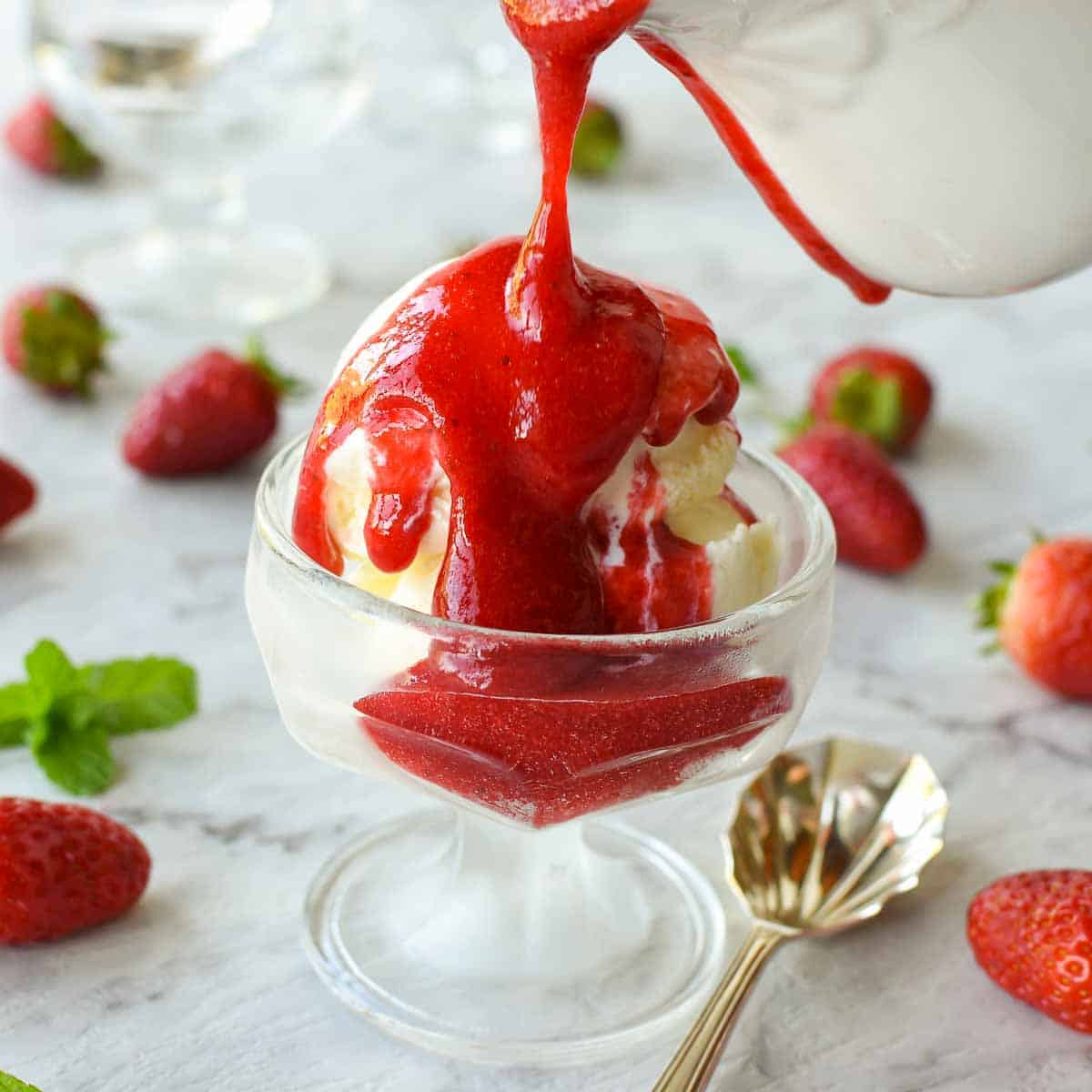 Super Easy Strawberry Coulis - Marcellina In Cucina